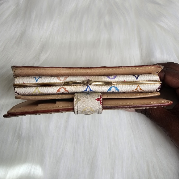AUTHENTIC Louis Vuitton Multi Color Monogram Murakami Kisslock Wallet 🩷✨️ - Picture 7 of 14